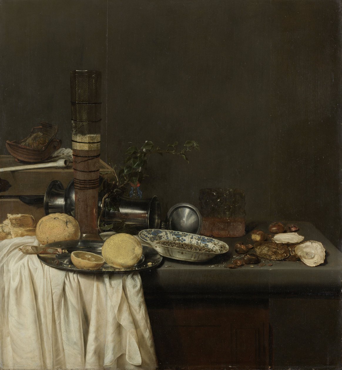 Stilleven met een hoog bierglas door Jan Jansz. van de Velde
