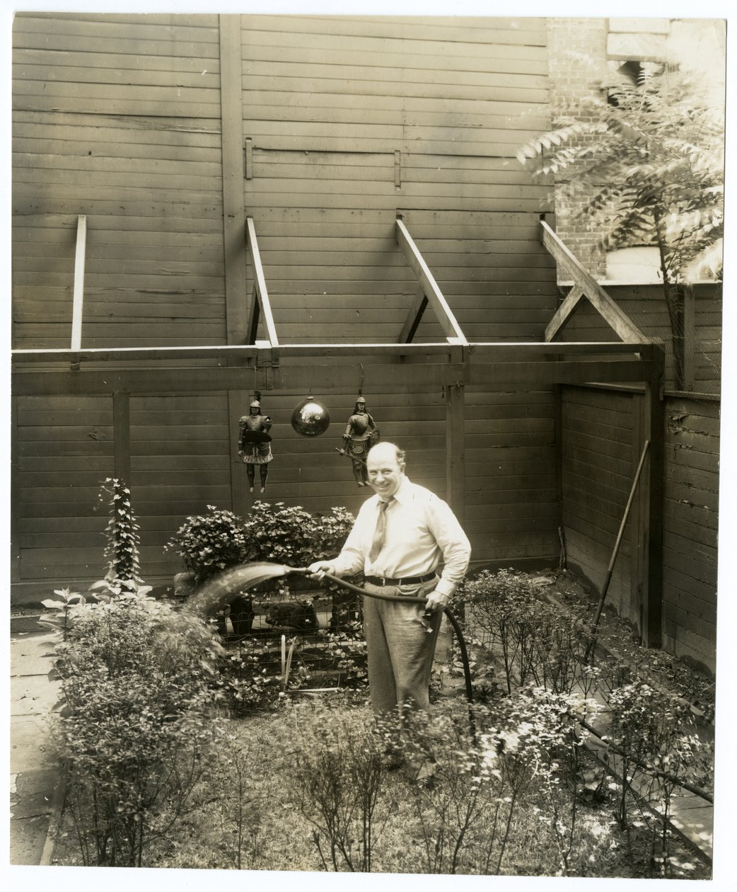 Tony Sarg, ca. 1905-40 door Jessie Tarbox Beals