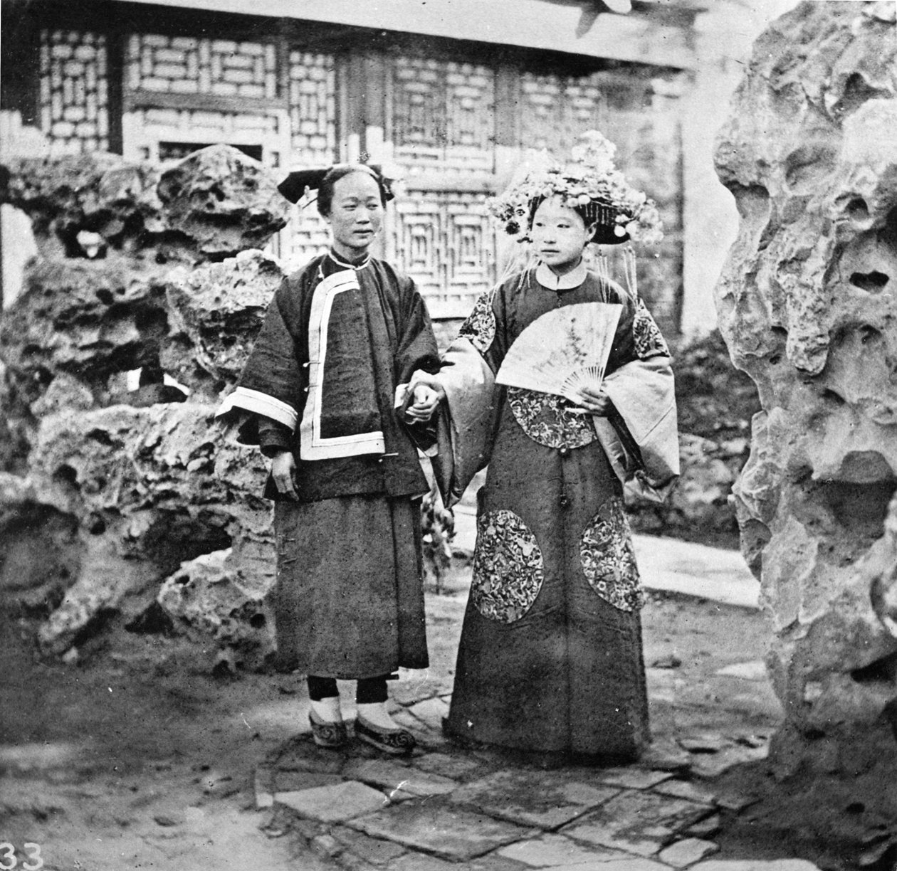 Manchu-dames, c.1867-72 door John Thomson