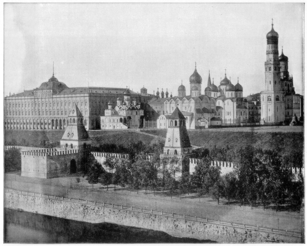 Het Kremlin, Moskou, eind 19e eeuw door John L. Stoddard