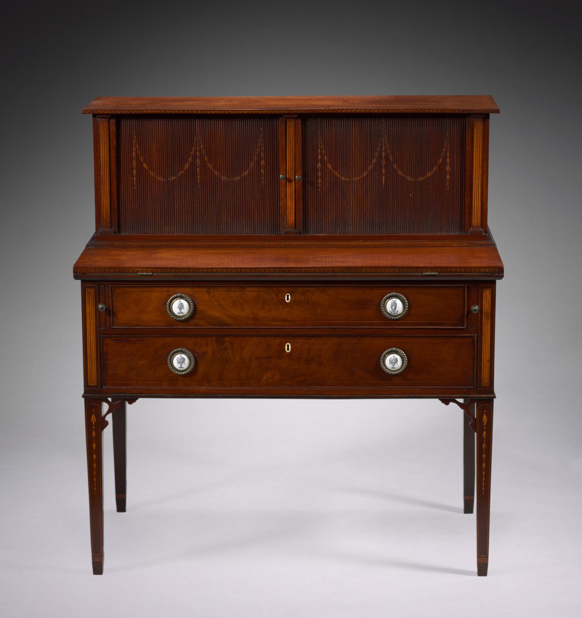 Tambourbureau, ca. 1800 door John Seymour