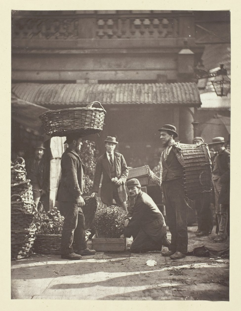 Arbeiders van Covent Garden, 1881 door John Thomson