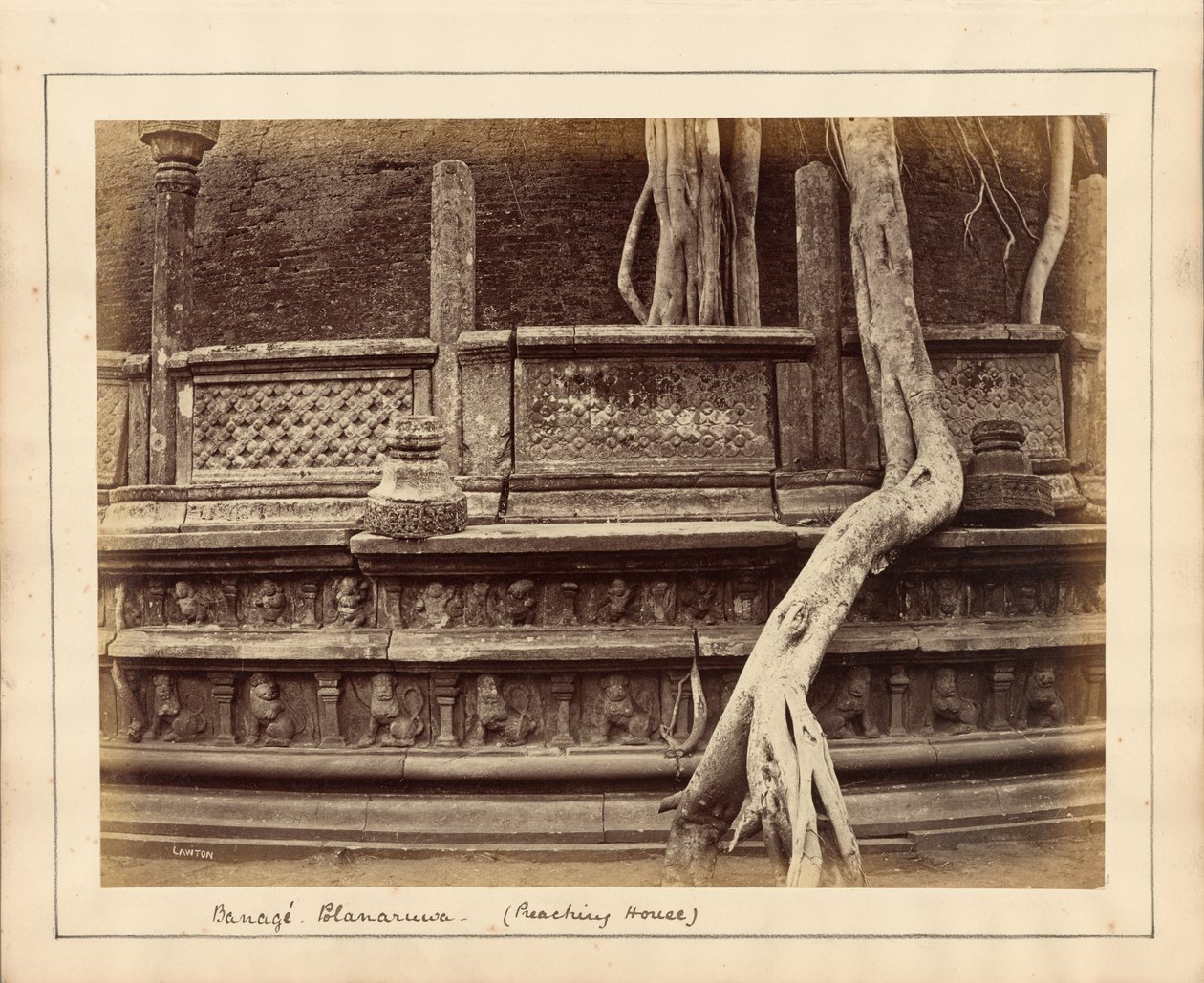 Banagé Polanaruwa (Huis van de Prediking) door Joseph Lawton