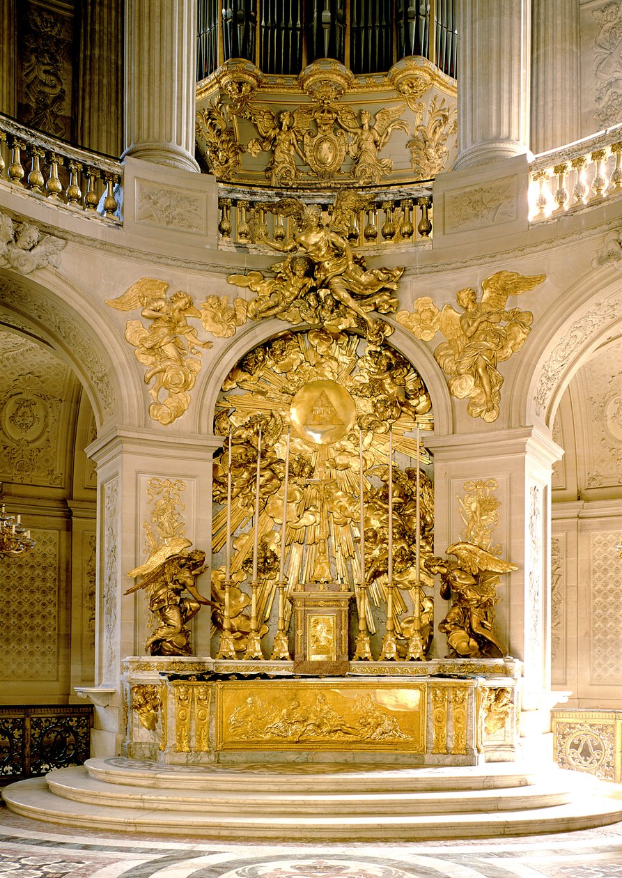 Het altaar in de koninklijke kapel door Jules Hardouin Mansart