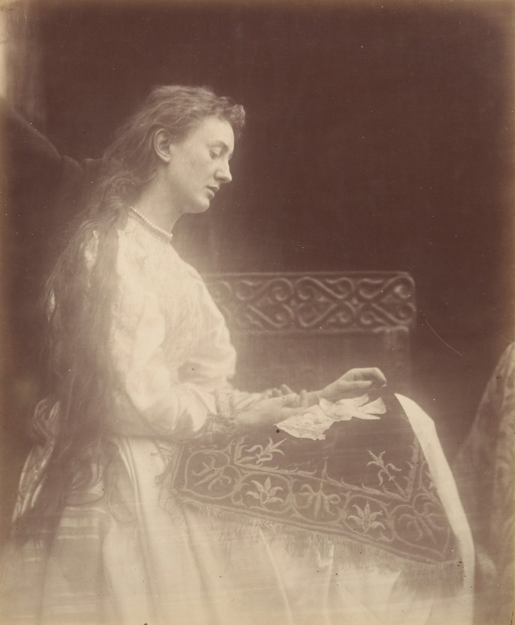 Elaine, 1874 door Julia Margaret Cameron