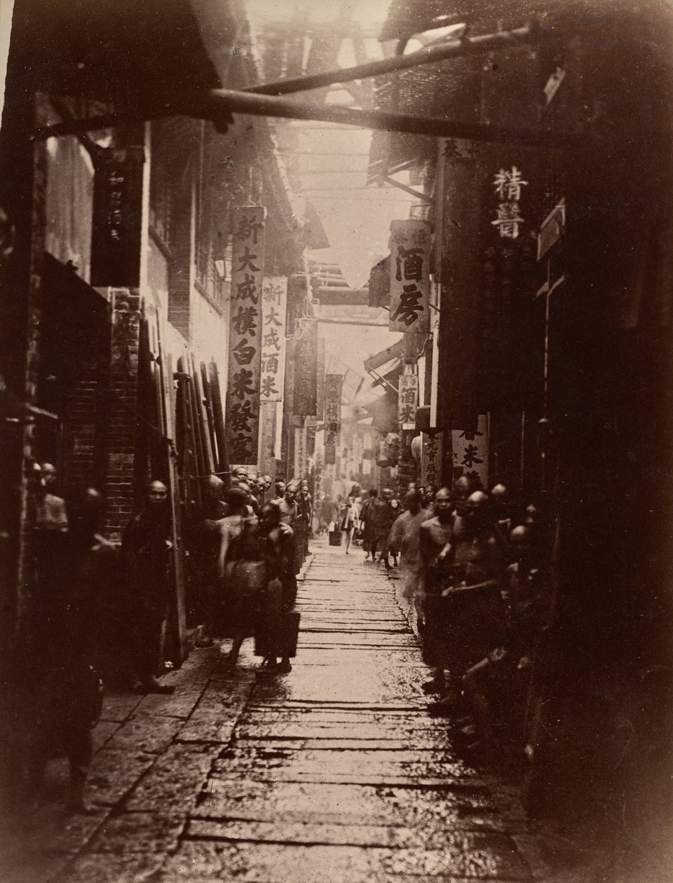 Commercial Street, Canton (recto) door Lai Fong (Afong Studio)