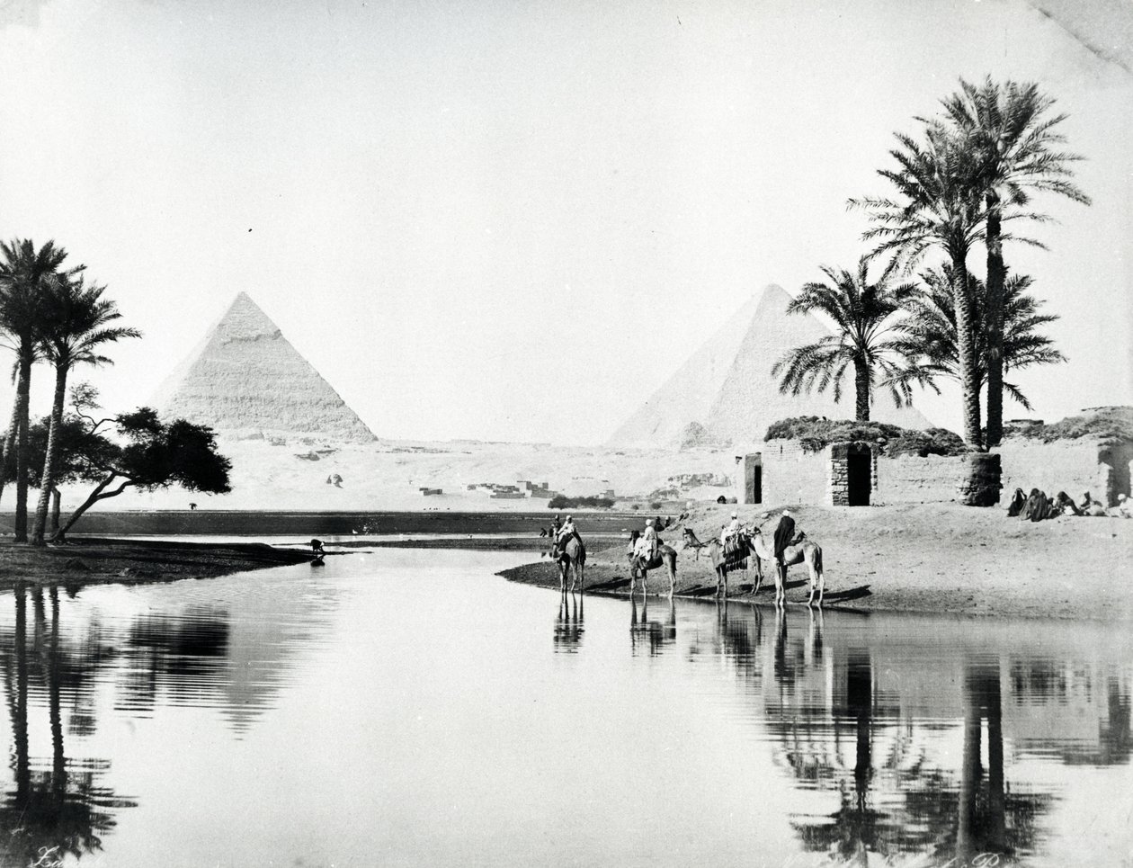Piramides van Khufa en Khafre vanaf de Nijl overstromingen, c.1880 door Langaki