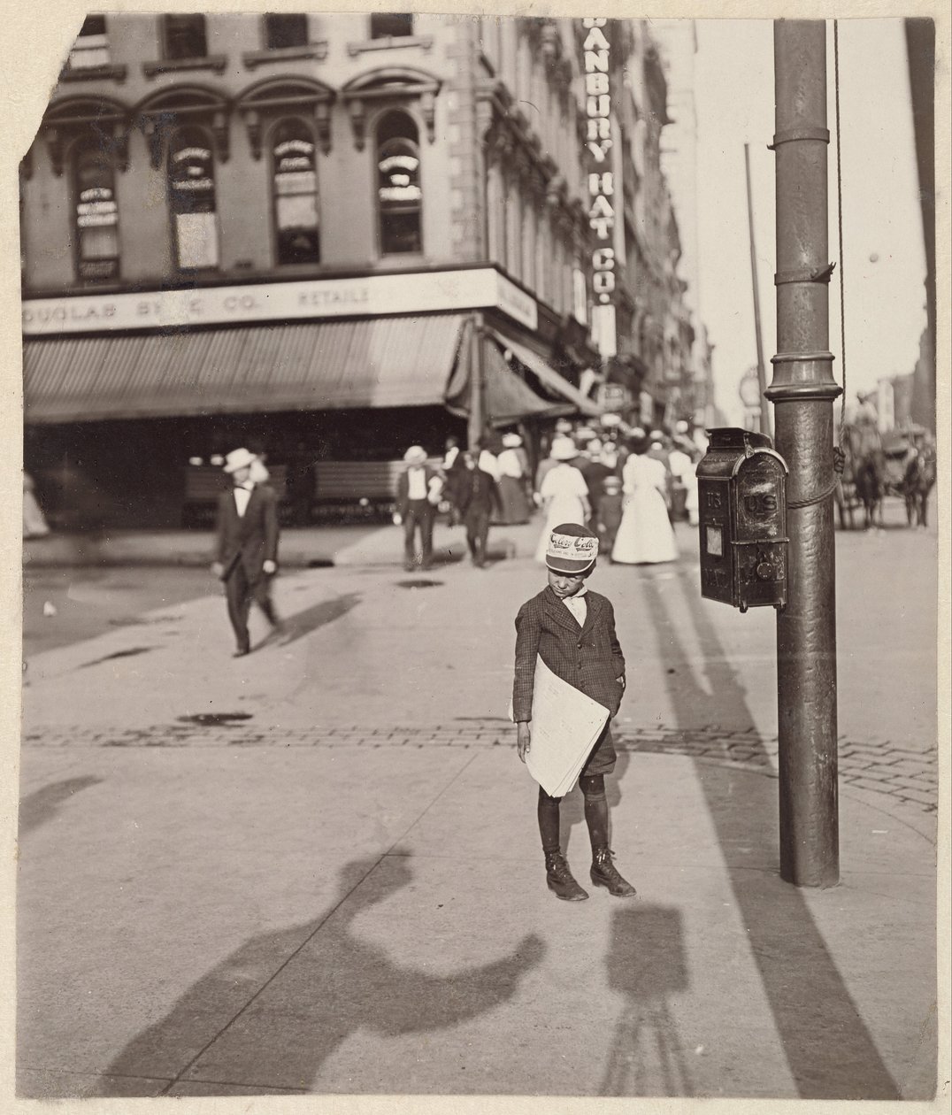 Zelfportret met Krantenjongen door Lewis Wickes Hine