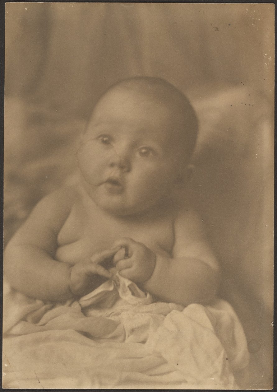 [Babyportret]. door Louis Fleckenstein
