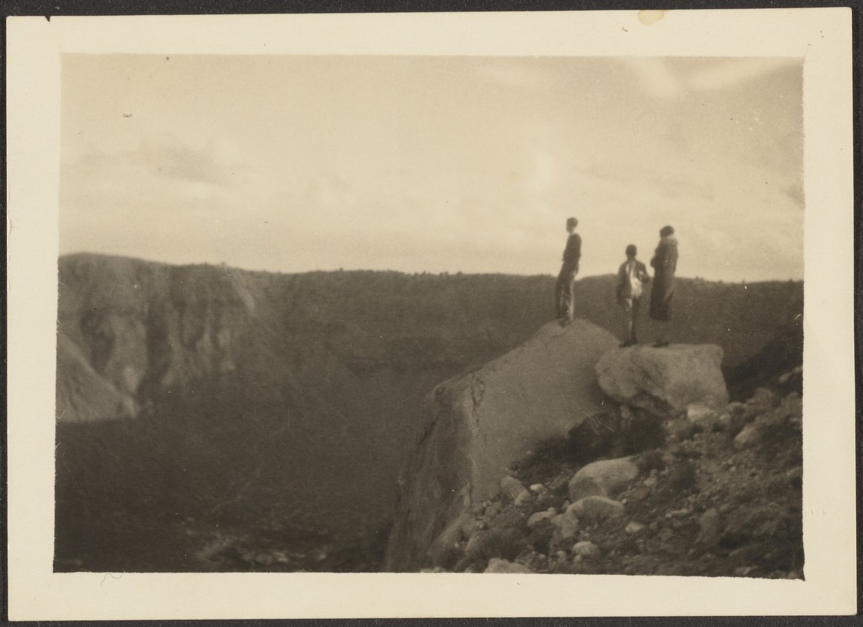 [Figuren in landschap]. door Louis Fleckenstein