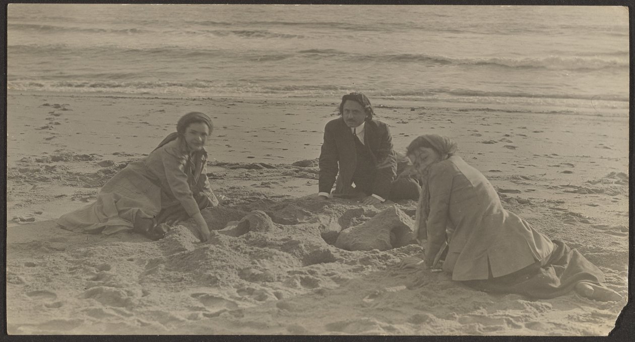 [Figuren op een strand]. door Louis Fleckenstein