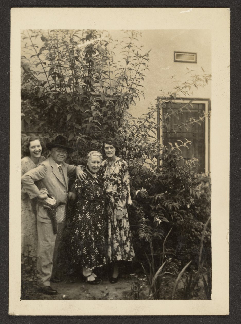 [Familieportret Fleckenstein]. door Louis Fleckenstein