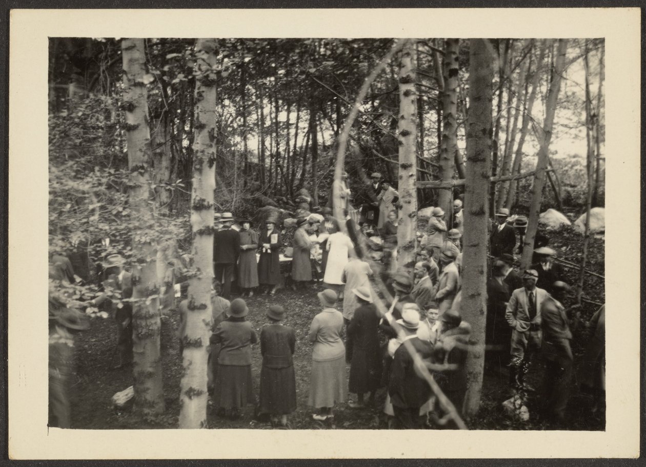 [Groep in het bos]. door Louis Fleckenstein