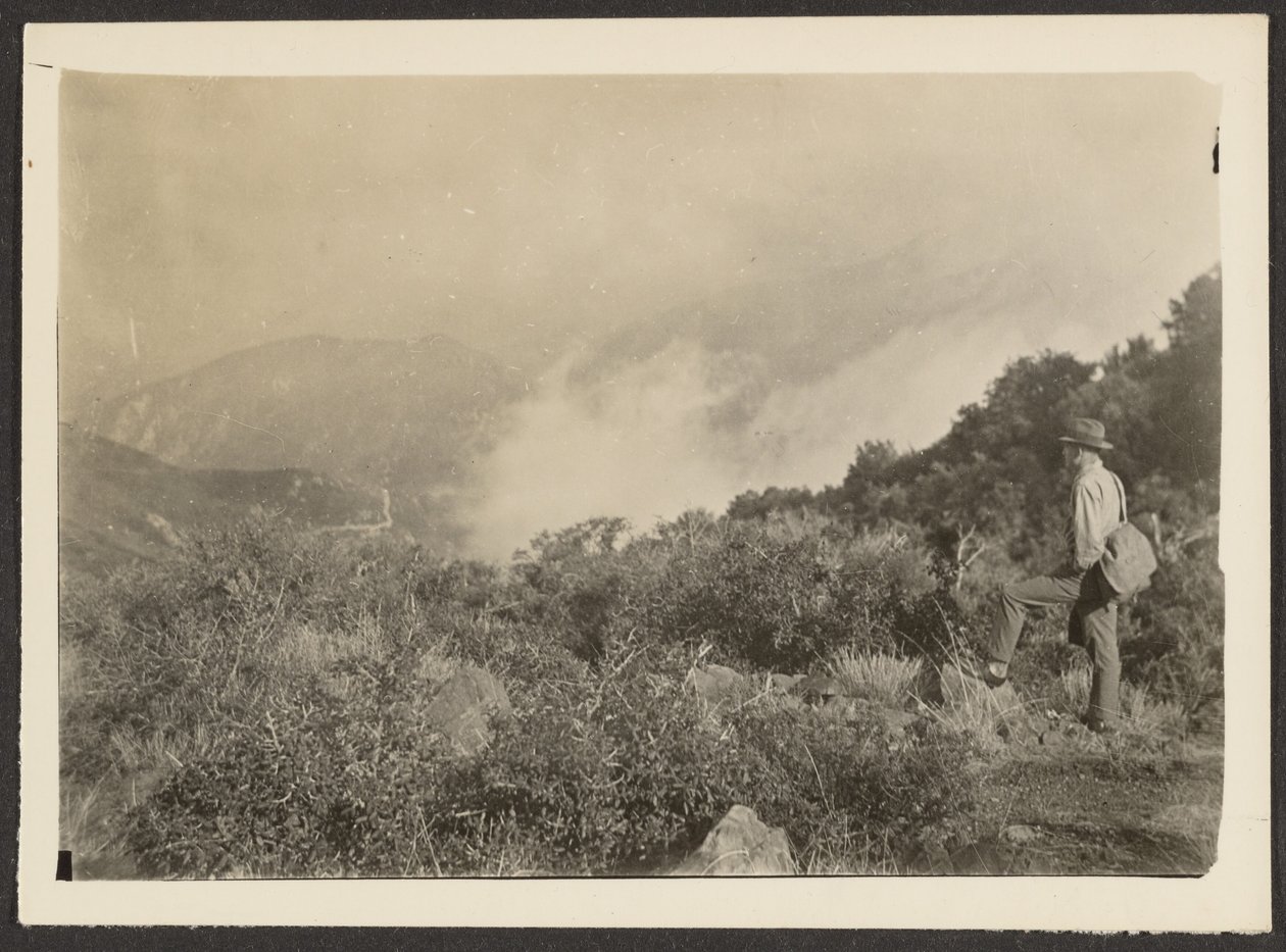 [Man in landschap]. door Louis Fleckenstein