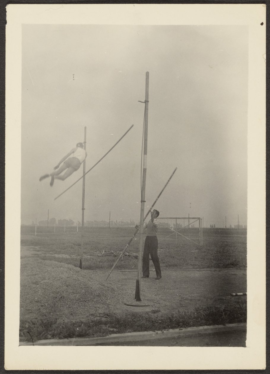 [Pole Vaulter]. door Louis Fleckenstein