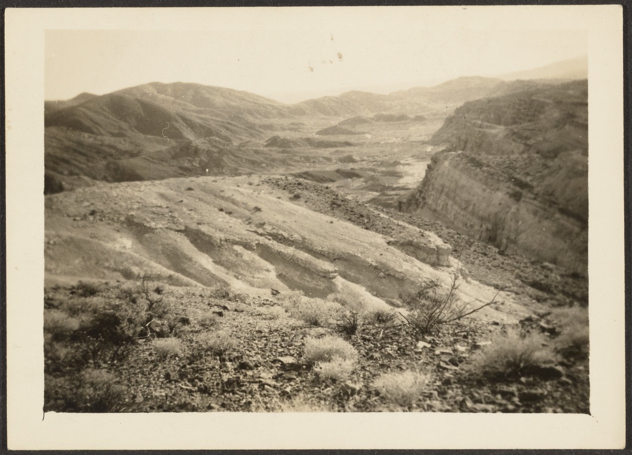 [Rotsachtig Landschap] door Louis Fleckenstein