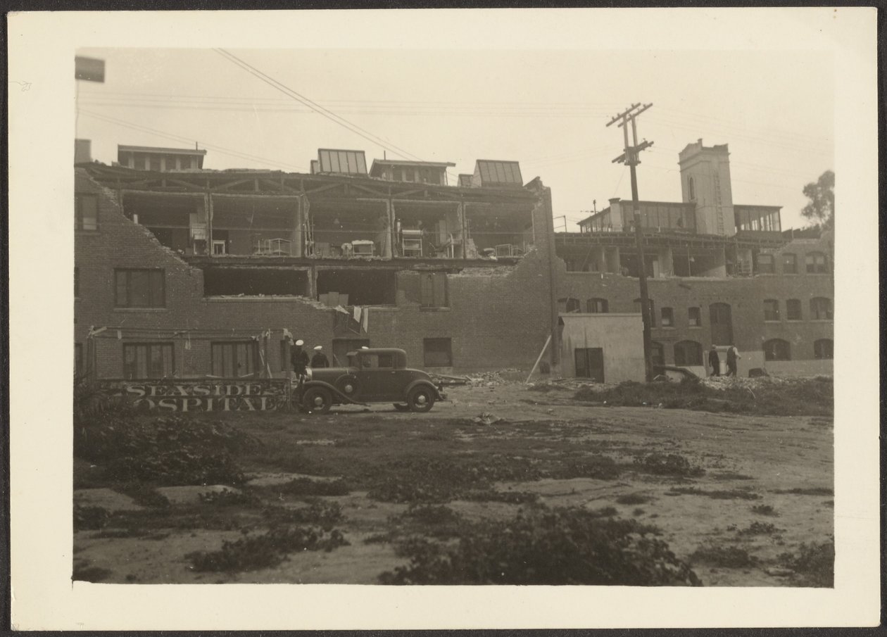 [Seaside Hospital]. door Louis Fleckenstein