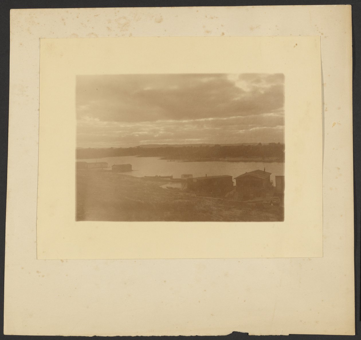 [Gebouwen aan het water]. door Louis Fleckenstein