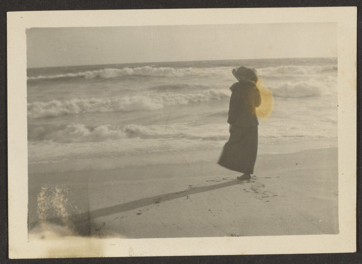 [Vrouw op het strand] door Louis Fleckenstein