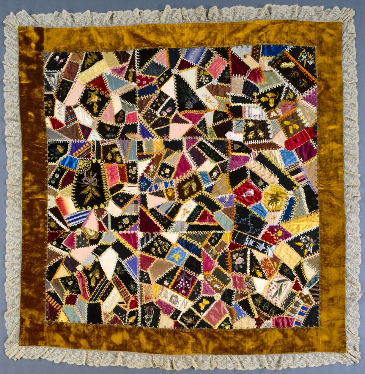 Crazy Quilt door Louisa Joiner