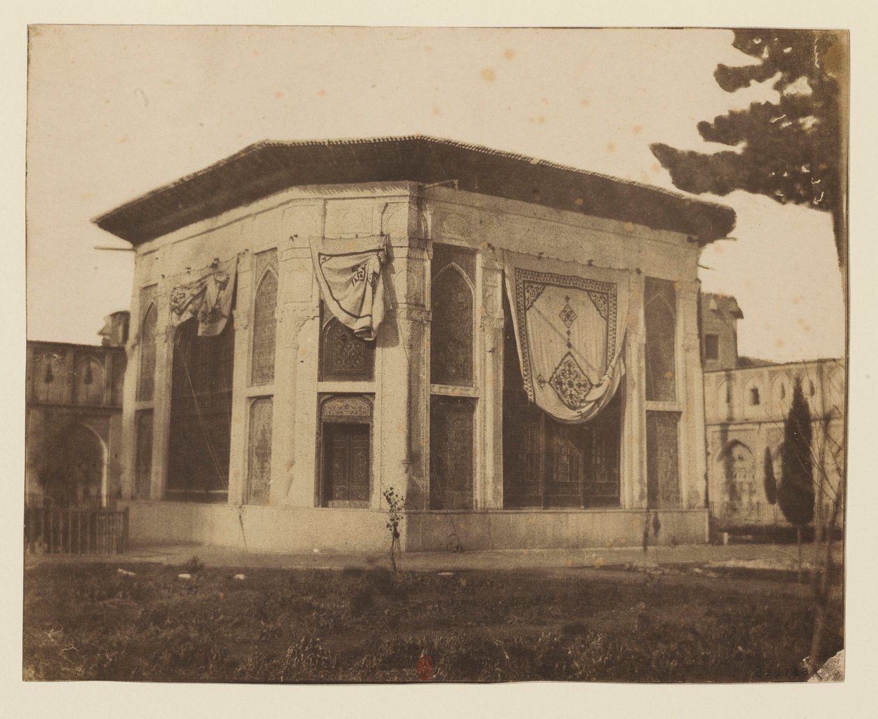 Teheran. Een paviljoen van het paleis door Luigi Pesce