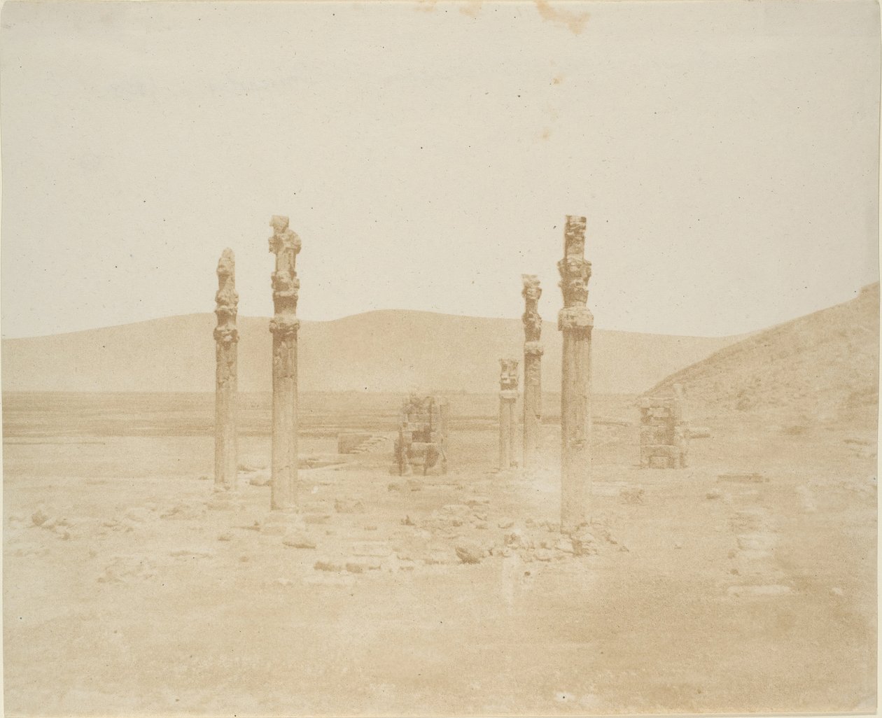 Ruïnes op het eerste terras, Persepolis, 1858 door Luigi Pesce