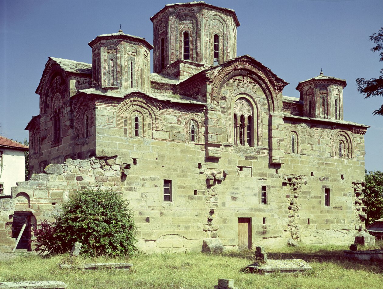 Zuidwestelijk uitzicht op de Kerk van Sveti Djordje, gebouwd 1313 door Macedonian School