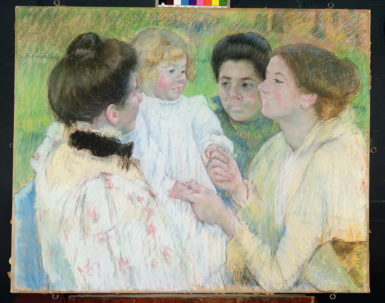 Vrouwen bewonderen een kind, 1897 door Mary Cassatt