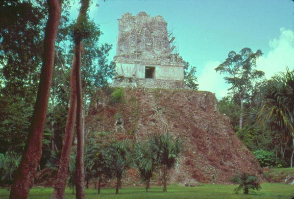 Tempel II, Tikal door Mayan