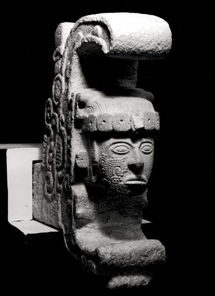 De koningin van Uxmal, tempelgravure, 987-1185 (zandsteen) door Mayan