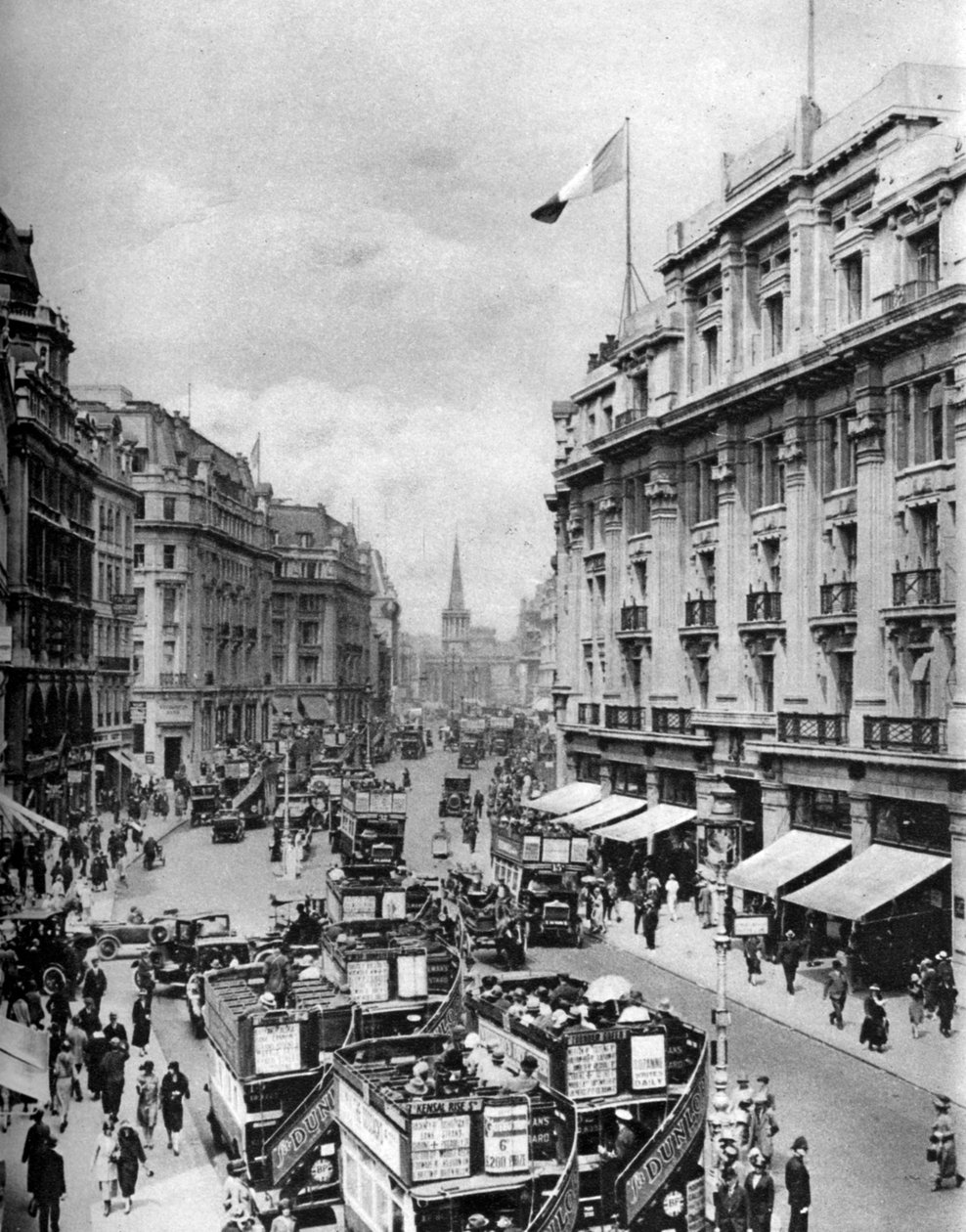 Regent Street, Londen, 1926-1927 door McLeish