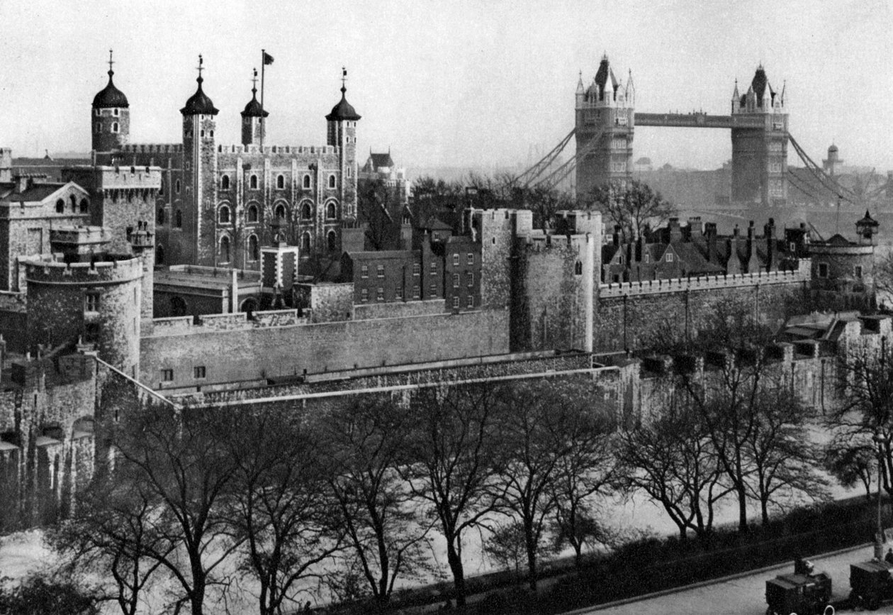 De Tower of London, 1926-1927 door McLeish