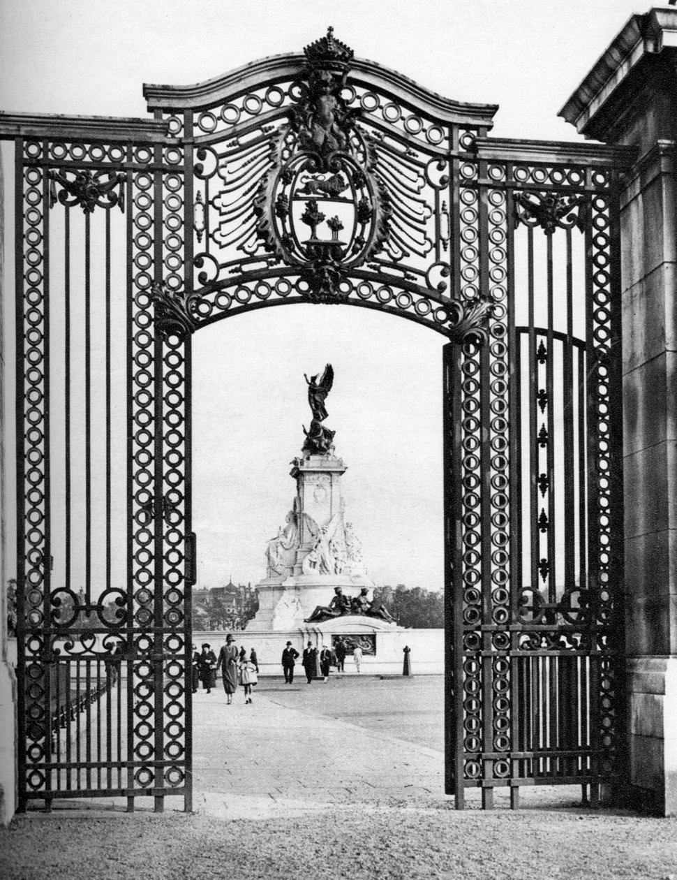 Smeedijzeren poorten, Buckingham Palace, Londen, 1926-1927 door McLeish