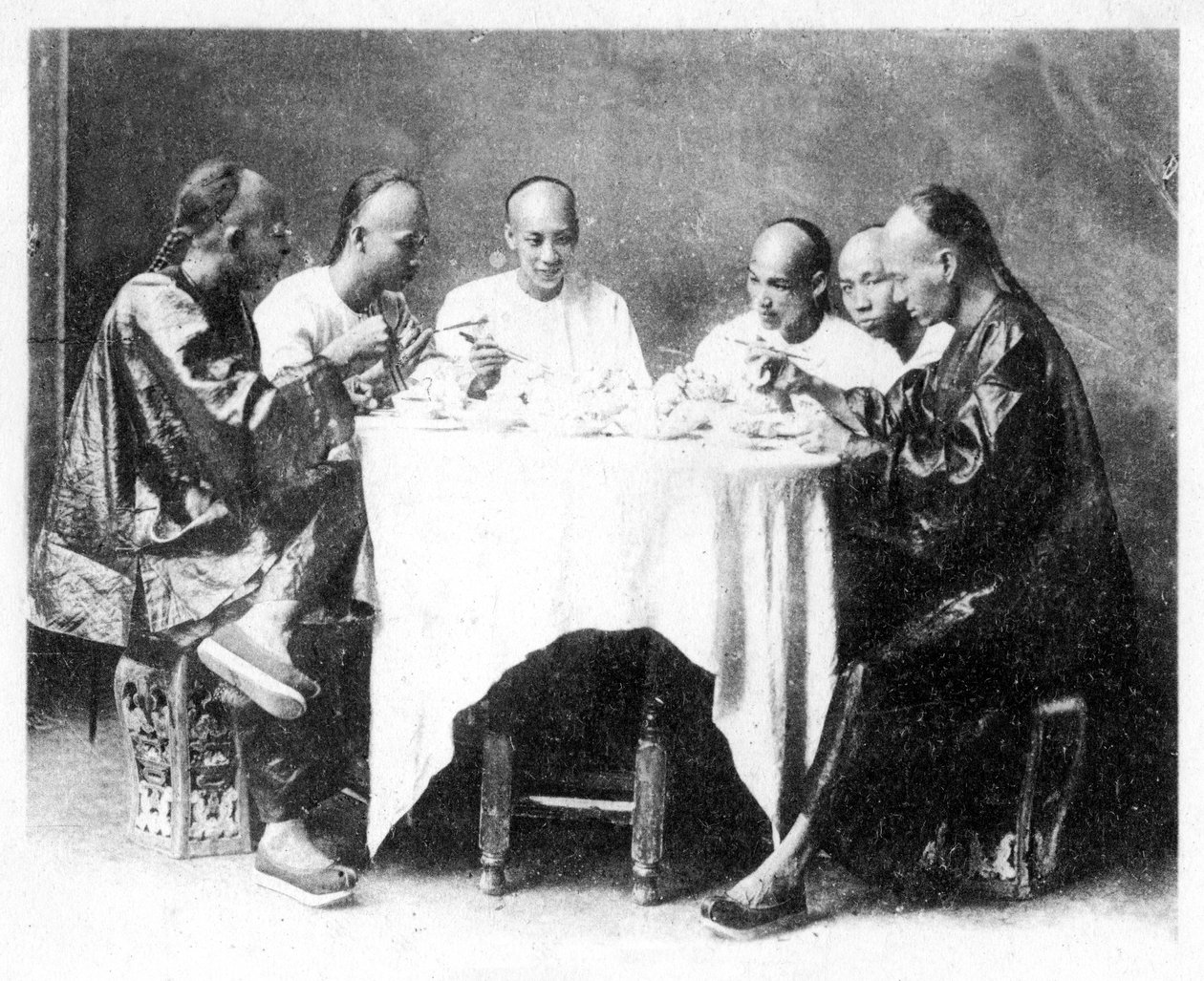 Dinnertijd, Hong Kong, China, ca. 1900. door Mee Cheung