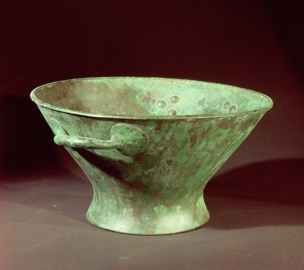 Kom uit een van de Kamergraven, Mycene, ca. 1300 v.Chr. (brons) door Mycenaean