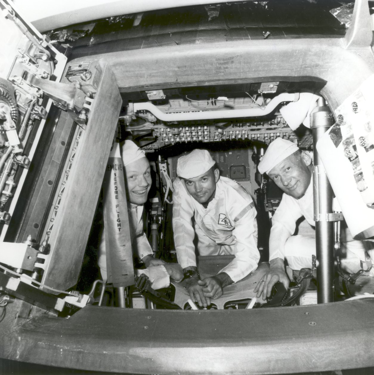 Apollo 11 - NASA door NASA Images