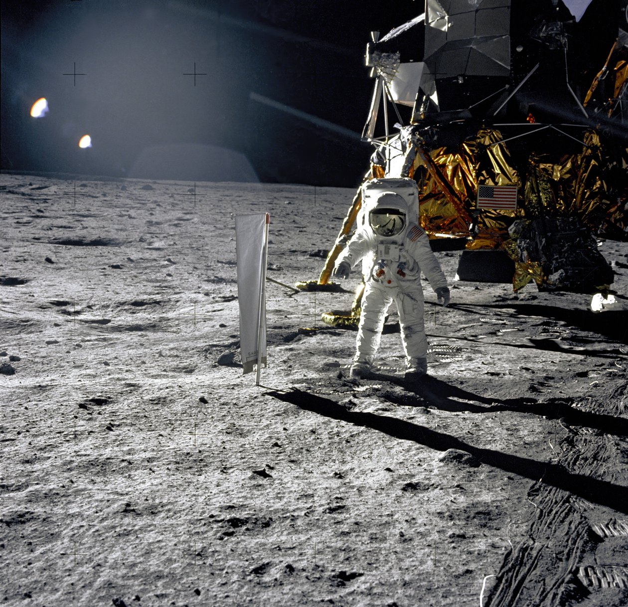 Apollo 11 - NASA door NASA Images