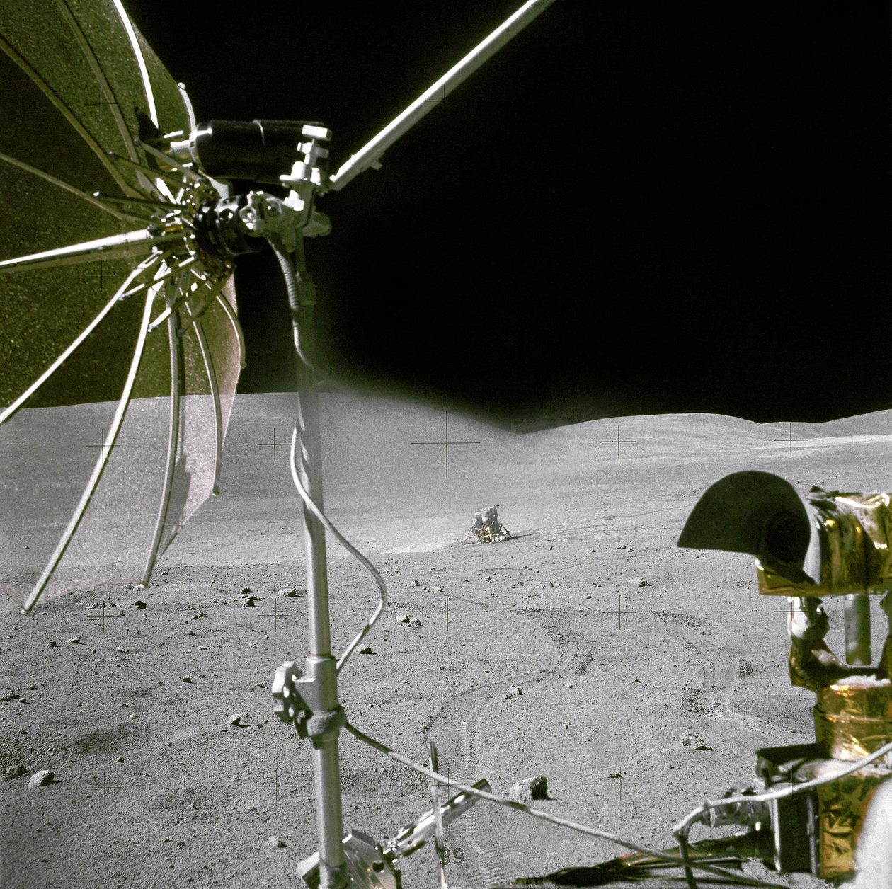 Apollo 16 door NASA Images