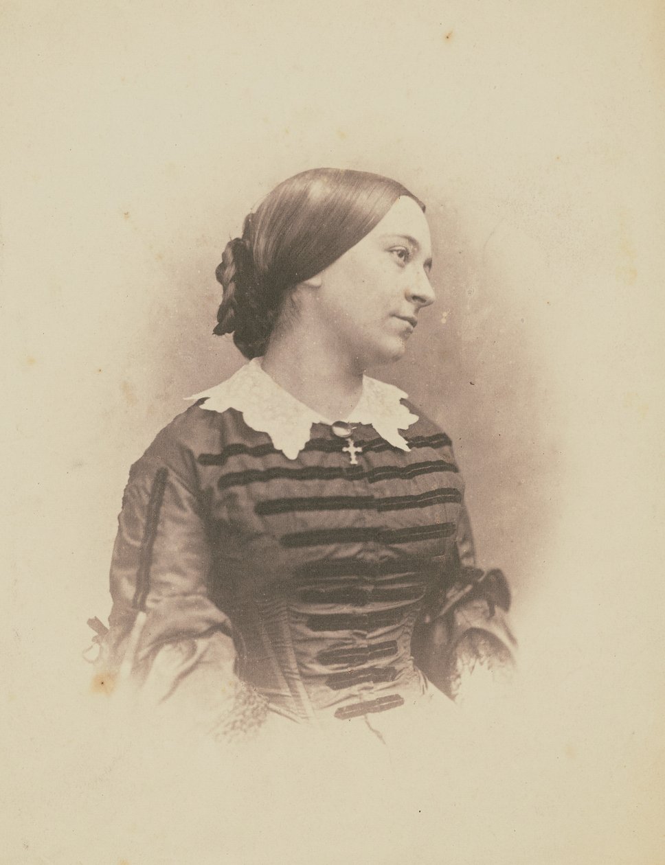 [Portret van onbekende vrouw]. door Nadar [Gaspard Félix Tournachon]