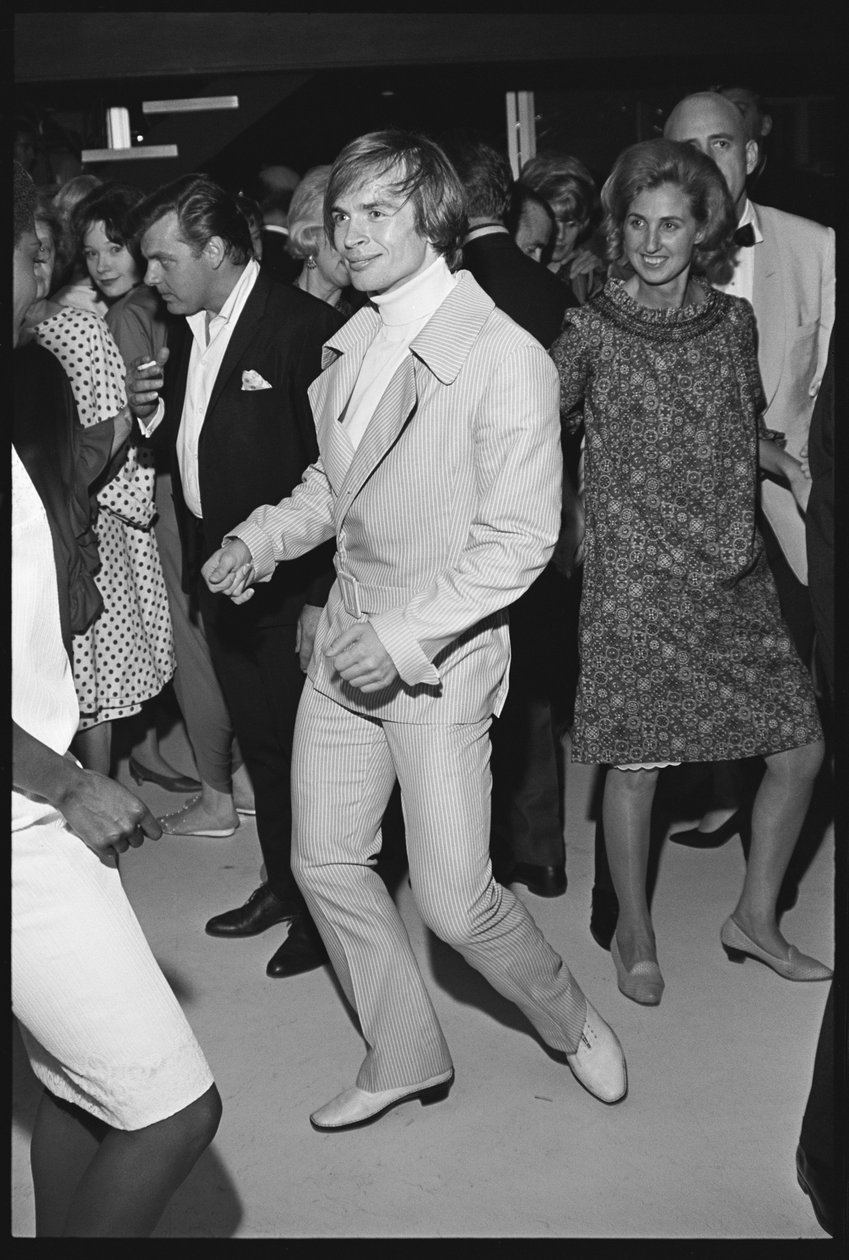 Rudolf Nureyev op een huisfeest in Malibu door Orlando Suero