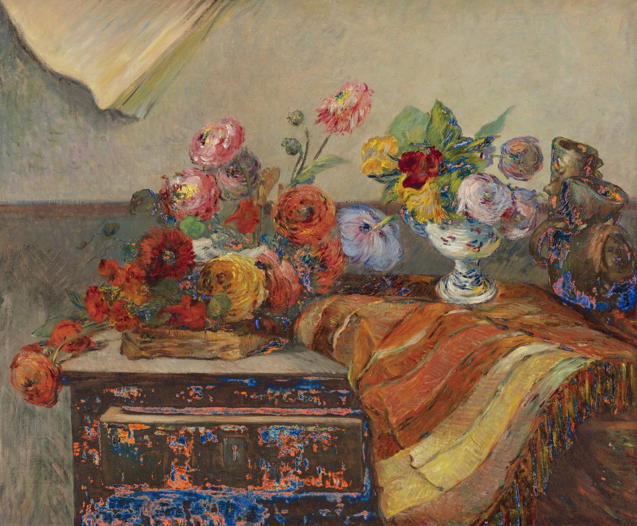 Frans: Boeketten en keramiek op een ladekast door Paul Gauguin