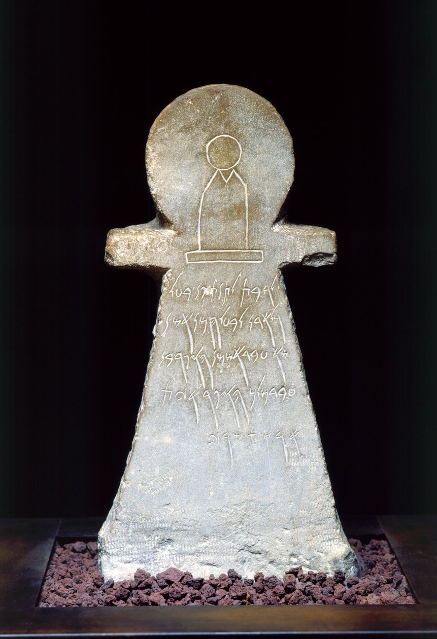 Votief stèle, mogelijk Tanit afbeeldend (kalksteen) door Phoenician