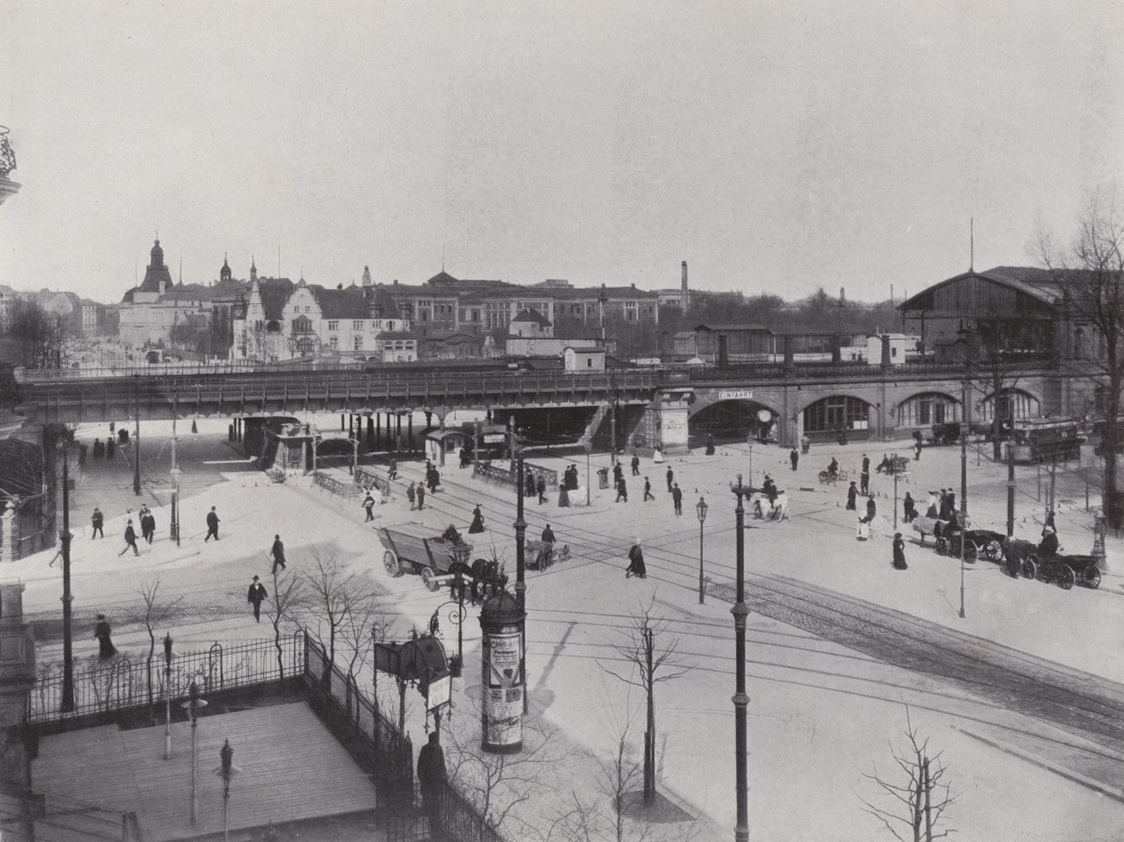 Charlottenburg, Hardenbergstraße, station Zoologischer Garten door Photographer German