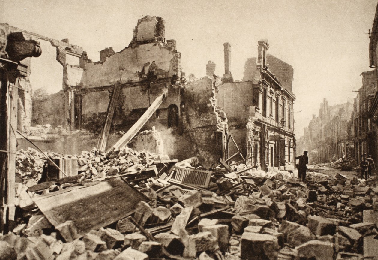 Uitzicht op Rue St. Martin, Soissons door Photographer German