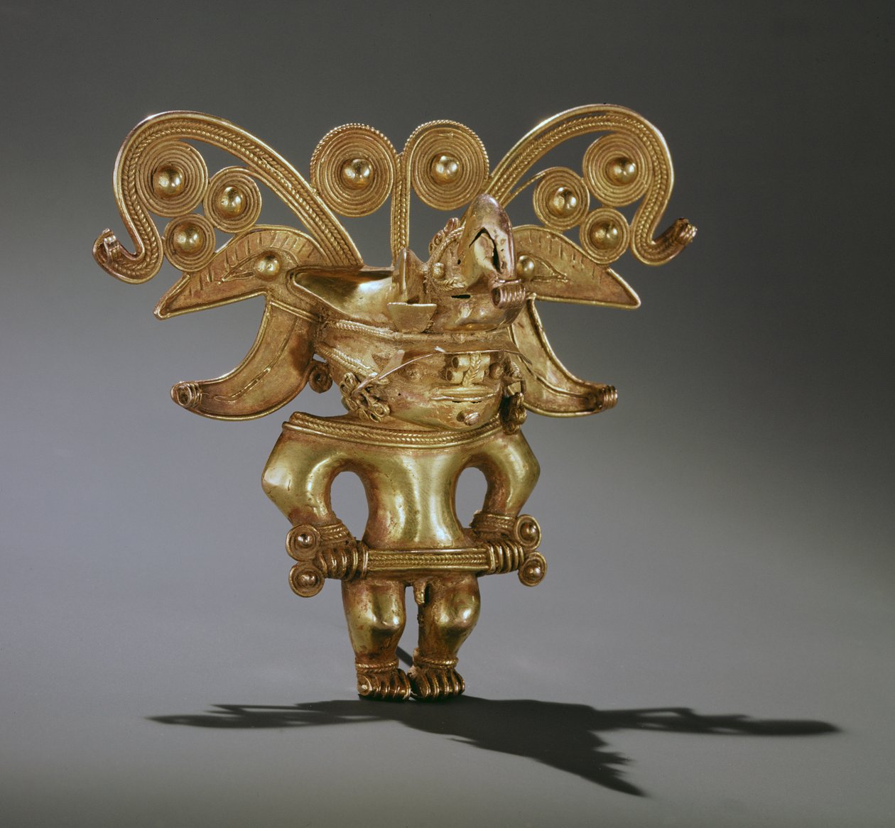 Tairona krijgerfiguur hanger (goud) door Pre Columbian