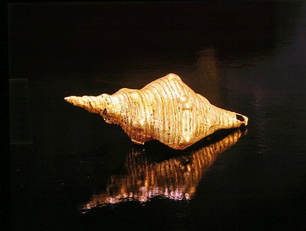 Muisca schelp (goud) door Pre Columbian Pre Columbian