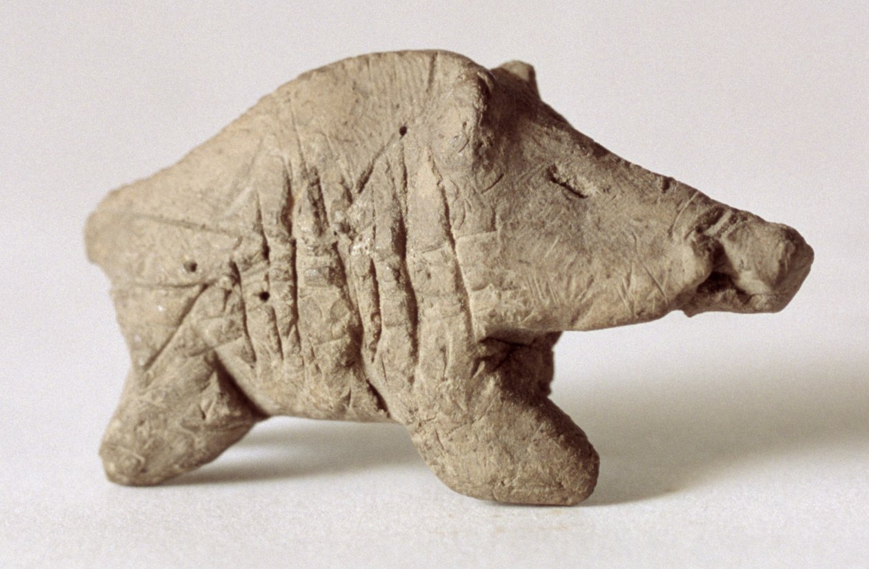 Beeldje van een klein zwijn, uit Tappeh Sarab, Iran, c.6e millennium v.Chr. (klei) door Prehistoric
