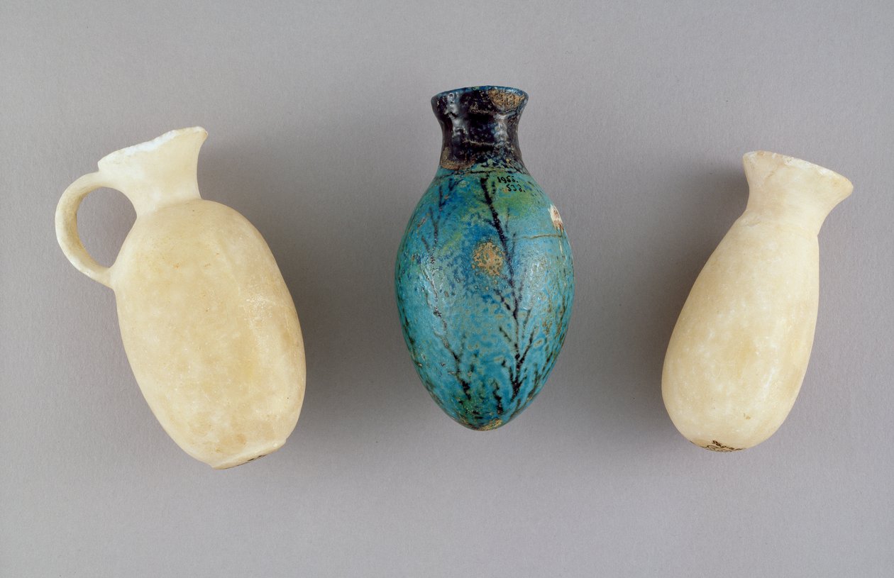 Drie cosmetische containers uit graf G.37, Jericho, ca. 1800-1700 v.Chr. door Prehistoric