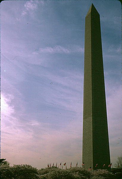 Het Washington Monument, gebouwd 1848-85 door Robert Mills