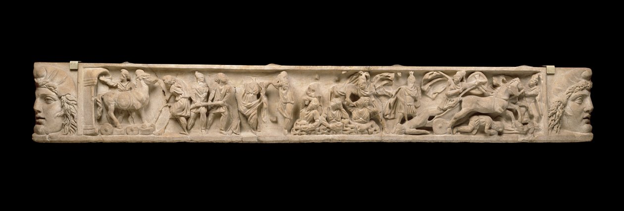 Sarcophagusdeksel met reliëf van de Trojaanse Oorlog - Inname van Troje, Trojaans Paard en Achilles en het lichaam van Hector, c.200 AD door Roman